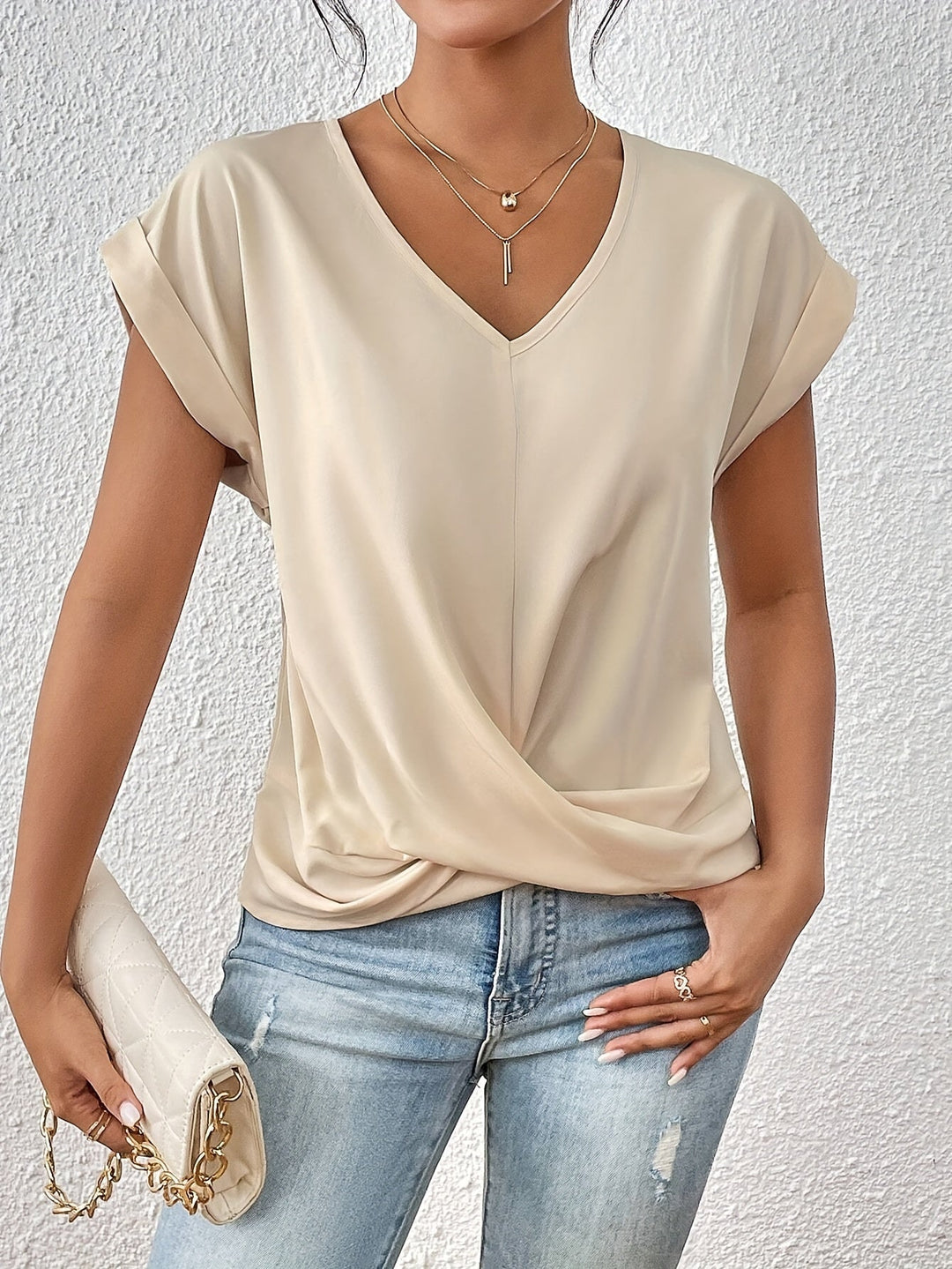 GIA – TWIST FRONT V-NECK TOP