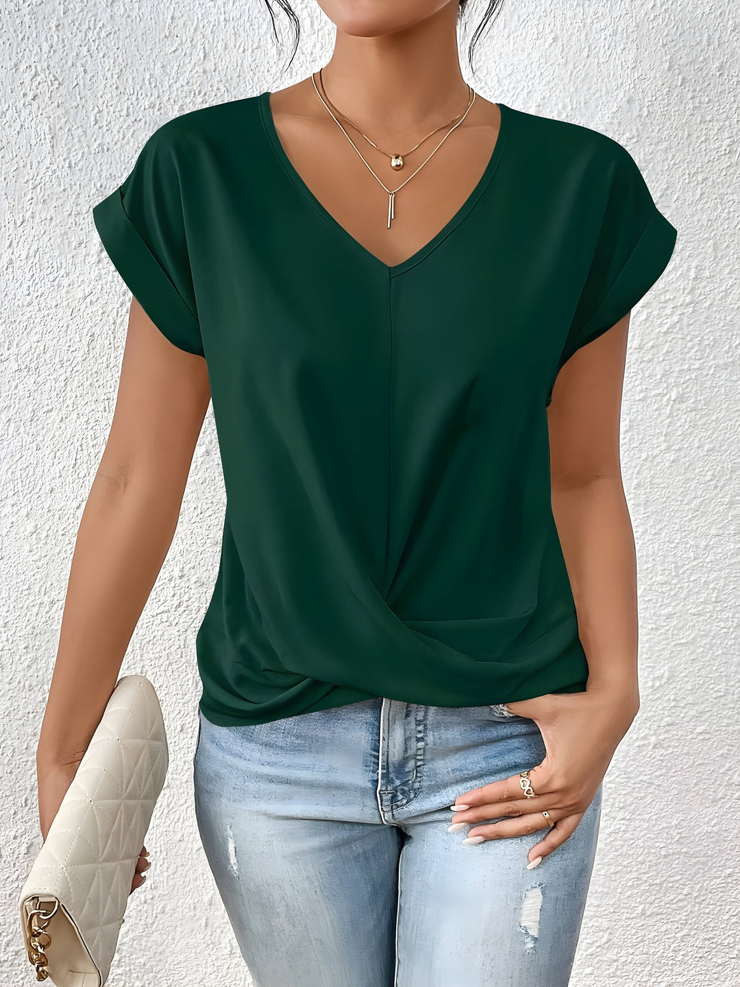 GIA – TWIST FRONT V-NECK TOP