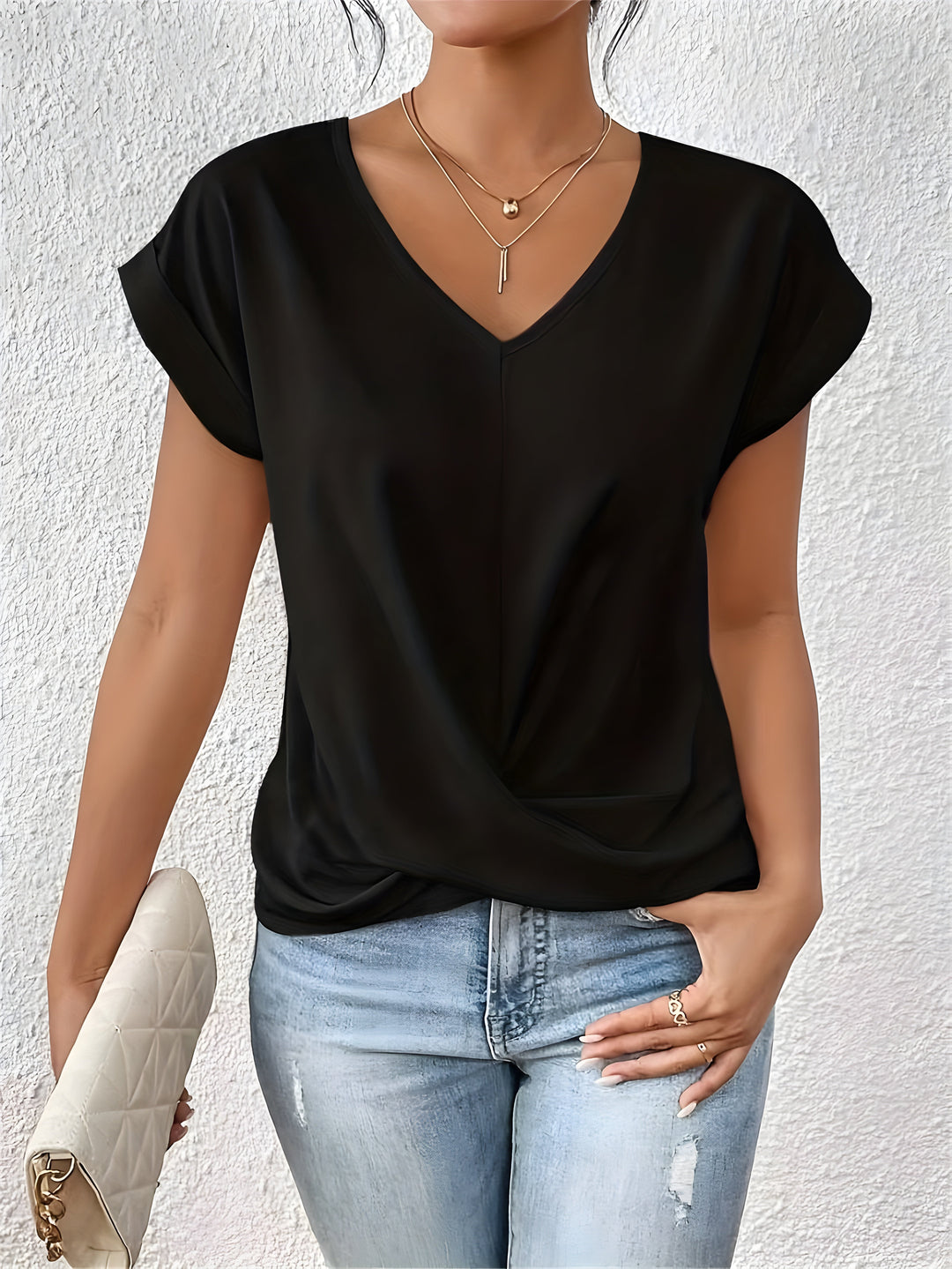 GIA – TWIST FRONT V-NECK TOP