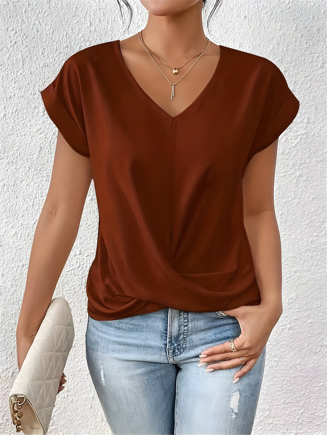 GIA – TWIST FRONT V-NECK TOP