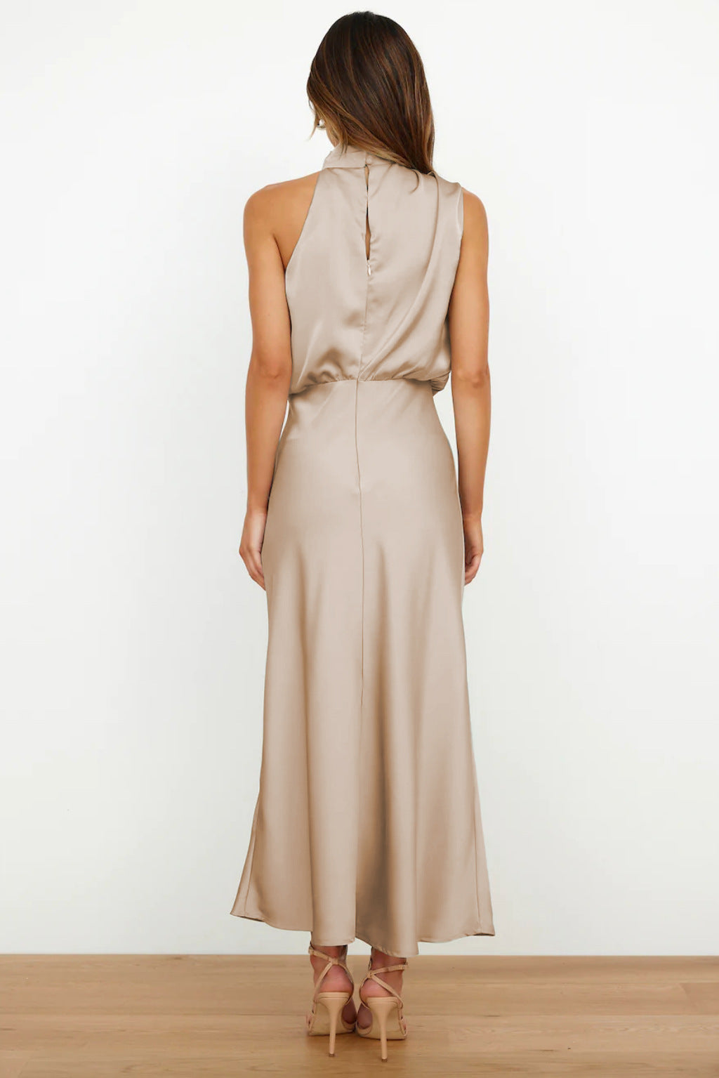 BENTHE – MIDI DRESS WITH OFF-THE-SHOULDER DESIGN