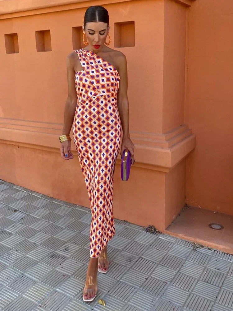 Lynor - Elegant Midi Dress