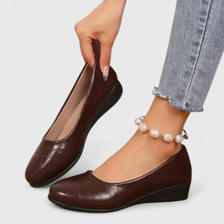 AURENELLEA – ORTHOPEDIC SHOES