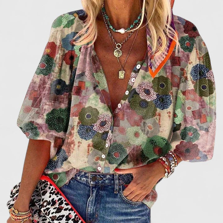 LARK – COMFORTABLE BLOUSE WITH EFFORTLESS FEMININE STYLE