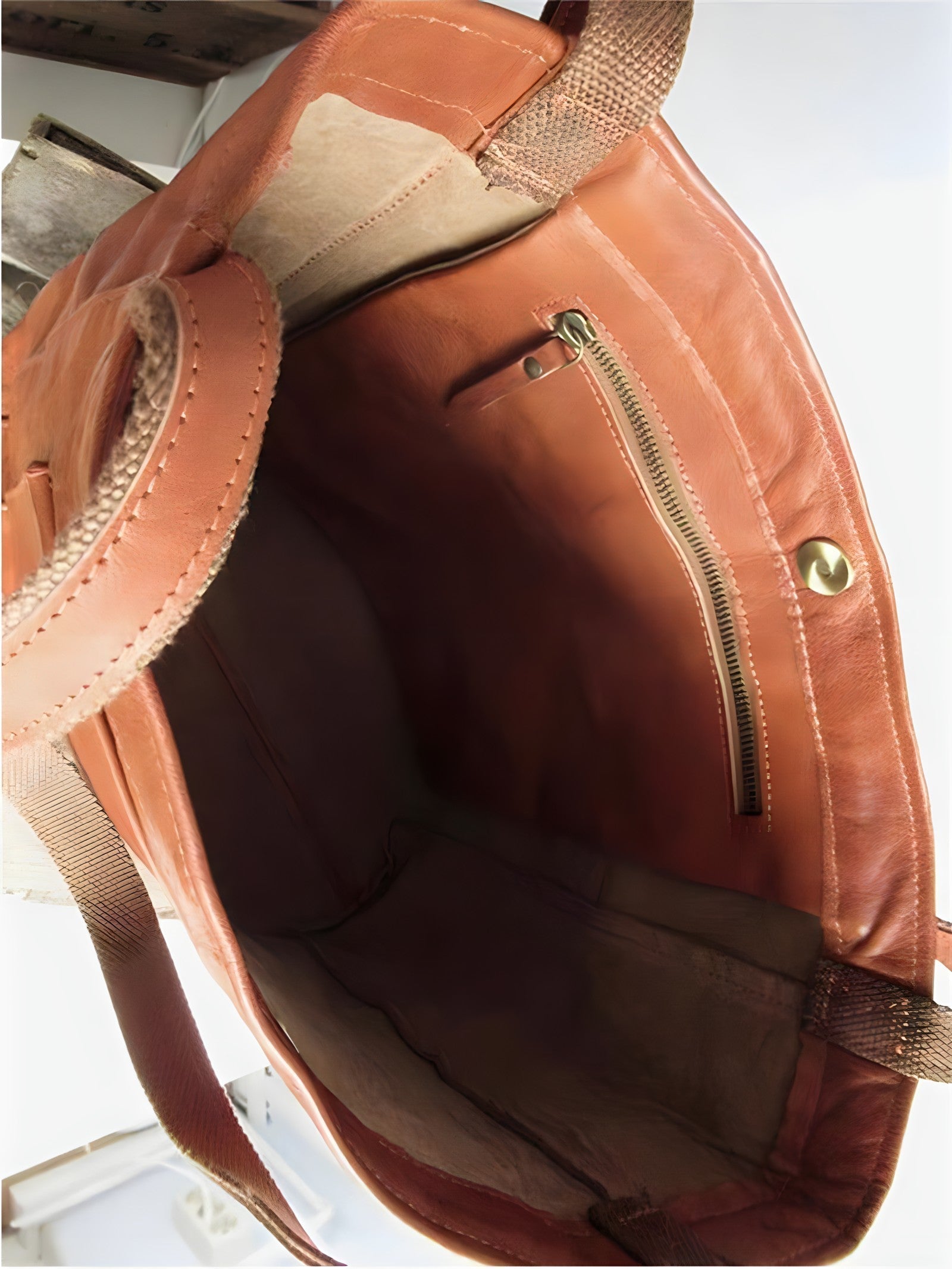 Aria -  Modern Chic Stylish Bag
