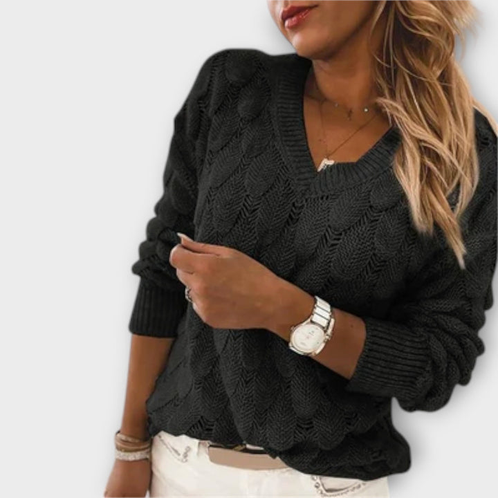 ISELYNDRA – PULLOVER WITH V-NECK